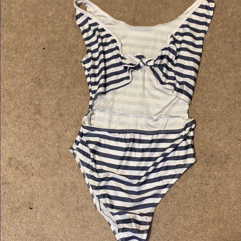 Bathing suit